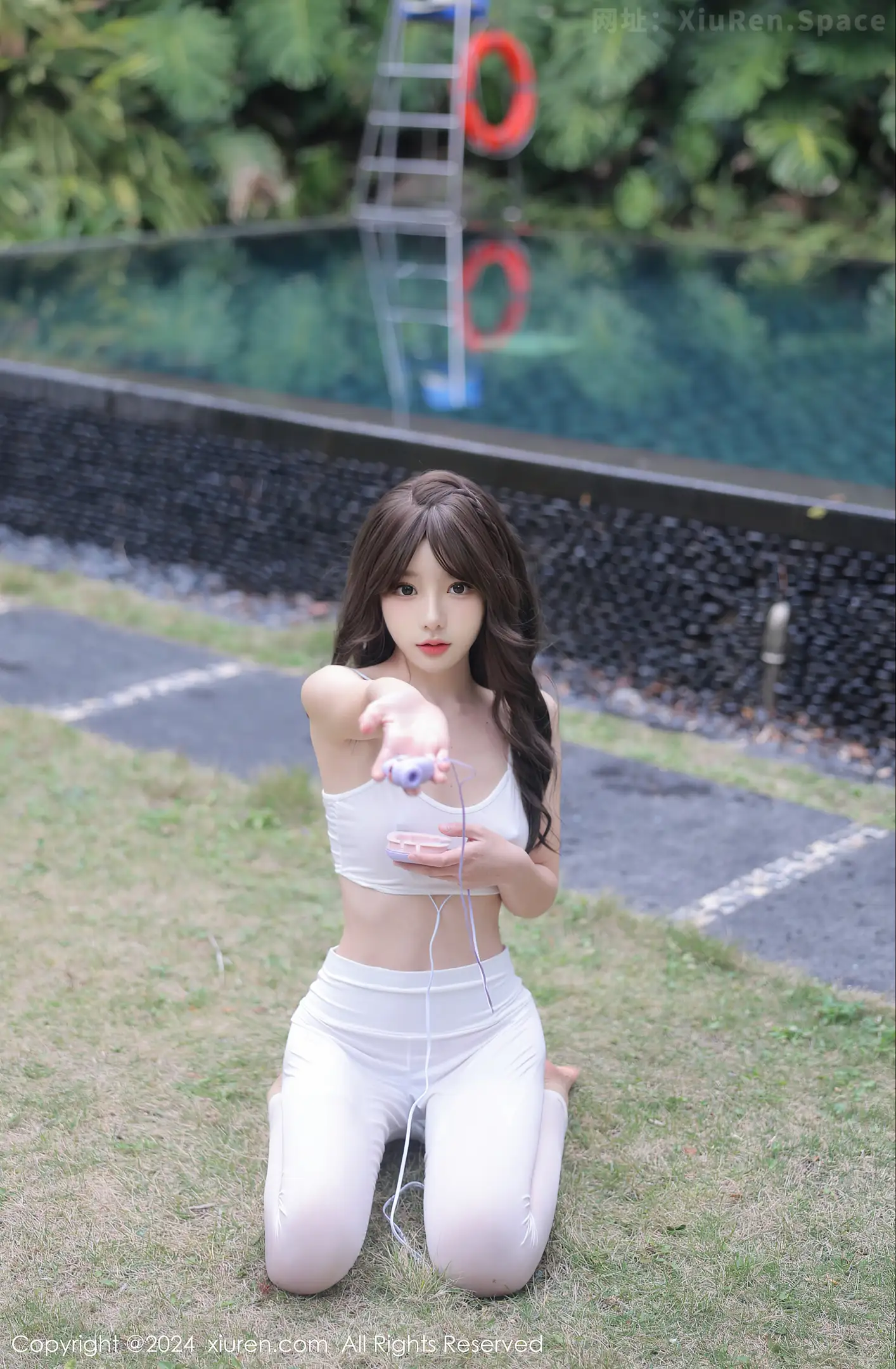 图片[5]-[XiuRen秀人网]VOL.8132 模特桃妖夭户外白色内衣配性感白色露臀裤秀曼妙身姿诱惑写真78P-秀人网官方网站